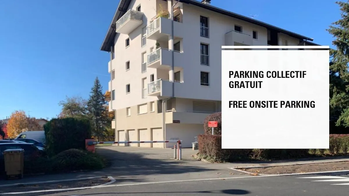 Golden Beach Parking Proche Du Lac Annecy 0*,  France